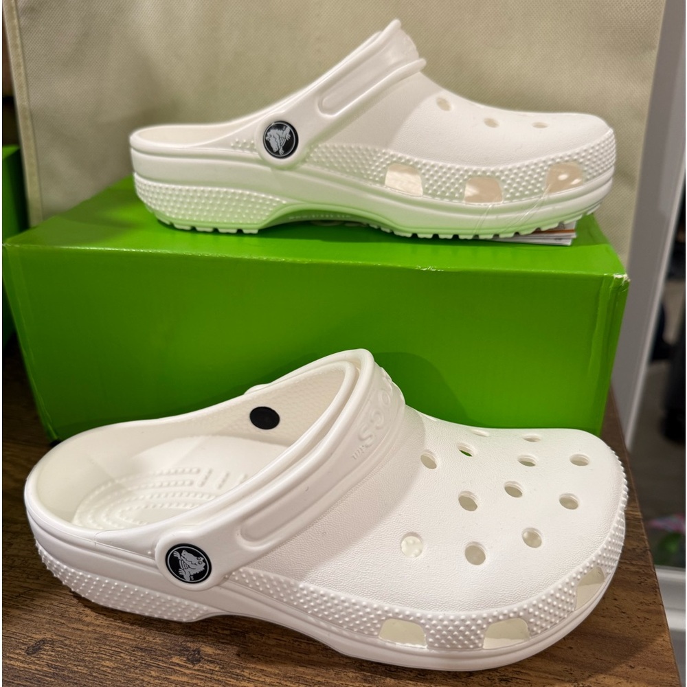 Crocs Classic Clogs Unisex Shoes Big Kids Size 2J White New